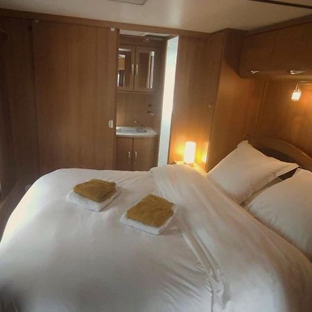 Chambres Insolites Caravanes -B&B -Cheverny -Chambord -Zoo Beauval-Autour Du Peu Fougeres-sur-Bievre 외부 사진