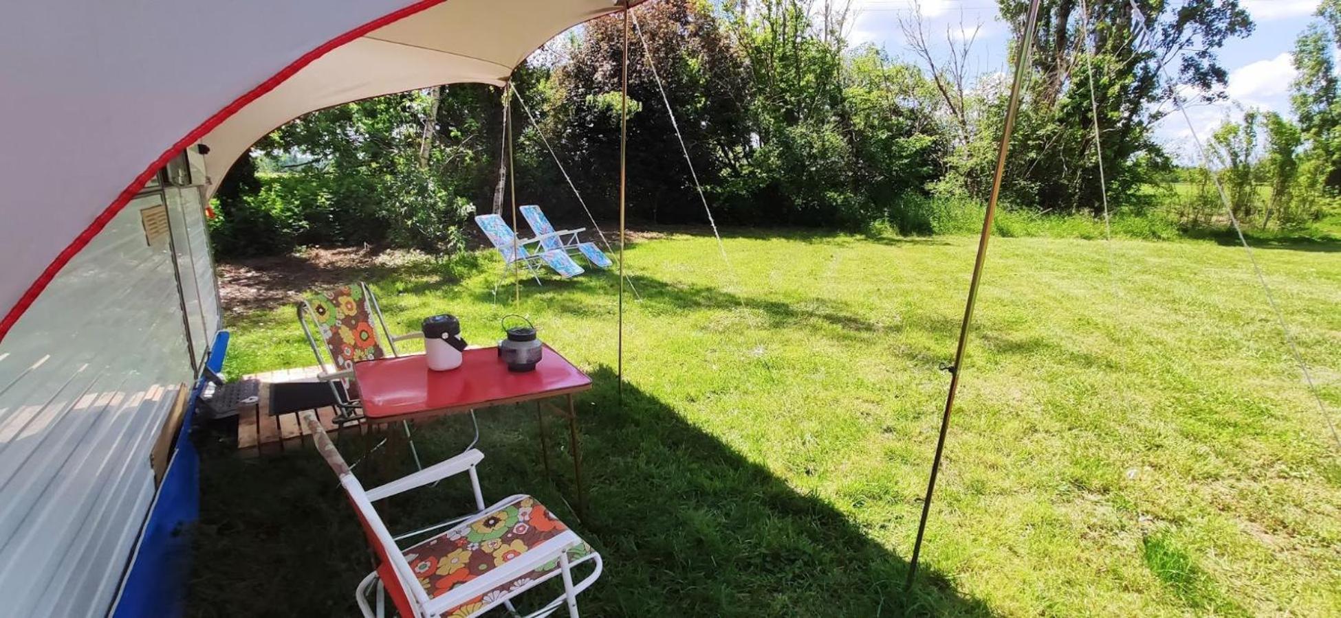 Chambres Insolites Caravanes -B&B -Cheverny -Chambord -Zoo Beauval-Autour Du Peu Fougeres-sur-Bievre 외부 사진